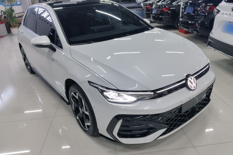 Used Volkswagen Golf 2025 300TSI R-Line Exterior 1