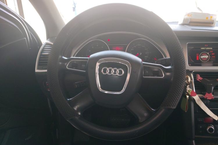 Used Audi Q7 2011 3.0 TFSI Comfort (200kW) Steering Wheel