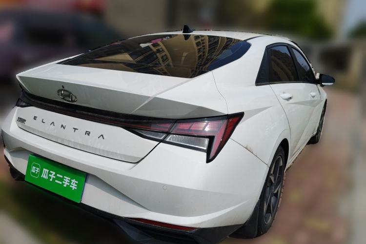 Used Hyundai Elantra 2021 1.5L CVT LUX Prestige Edition Rear Right 45 Deg