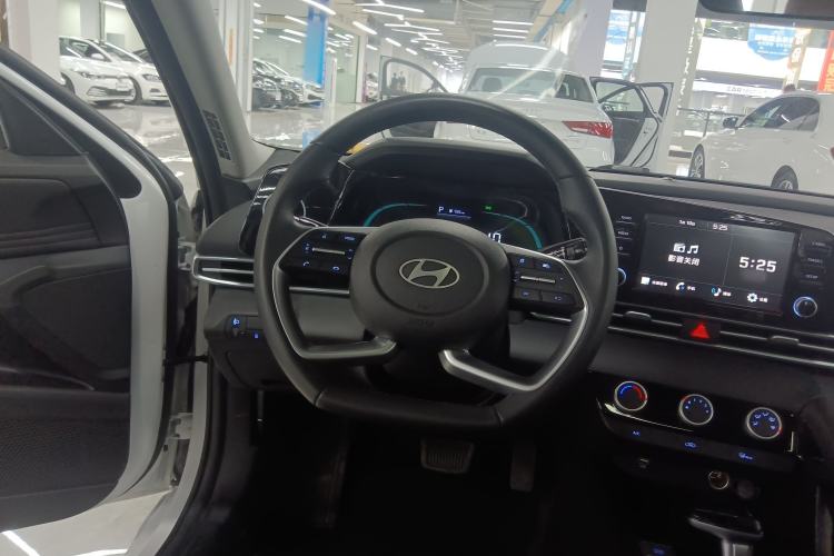 Used Hyundai Elantra 2023 1.5L CVT GLX Elite Edition
