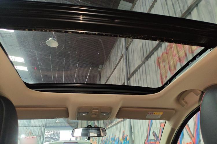 Used Suzuki S-Cross 2014 1.6L CVT Two-Wheel Drive Elite Version
