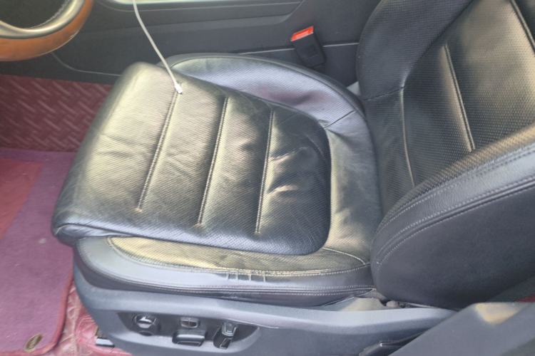 Used Volkswagen Touareg 2011 3.0 TDI Diesel Comfort Version Driver Seat