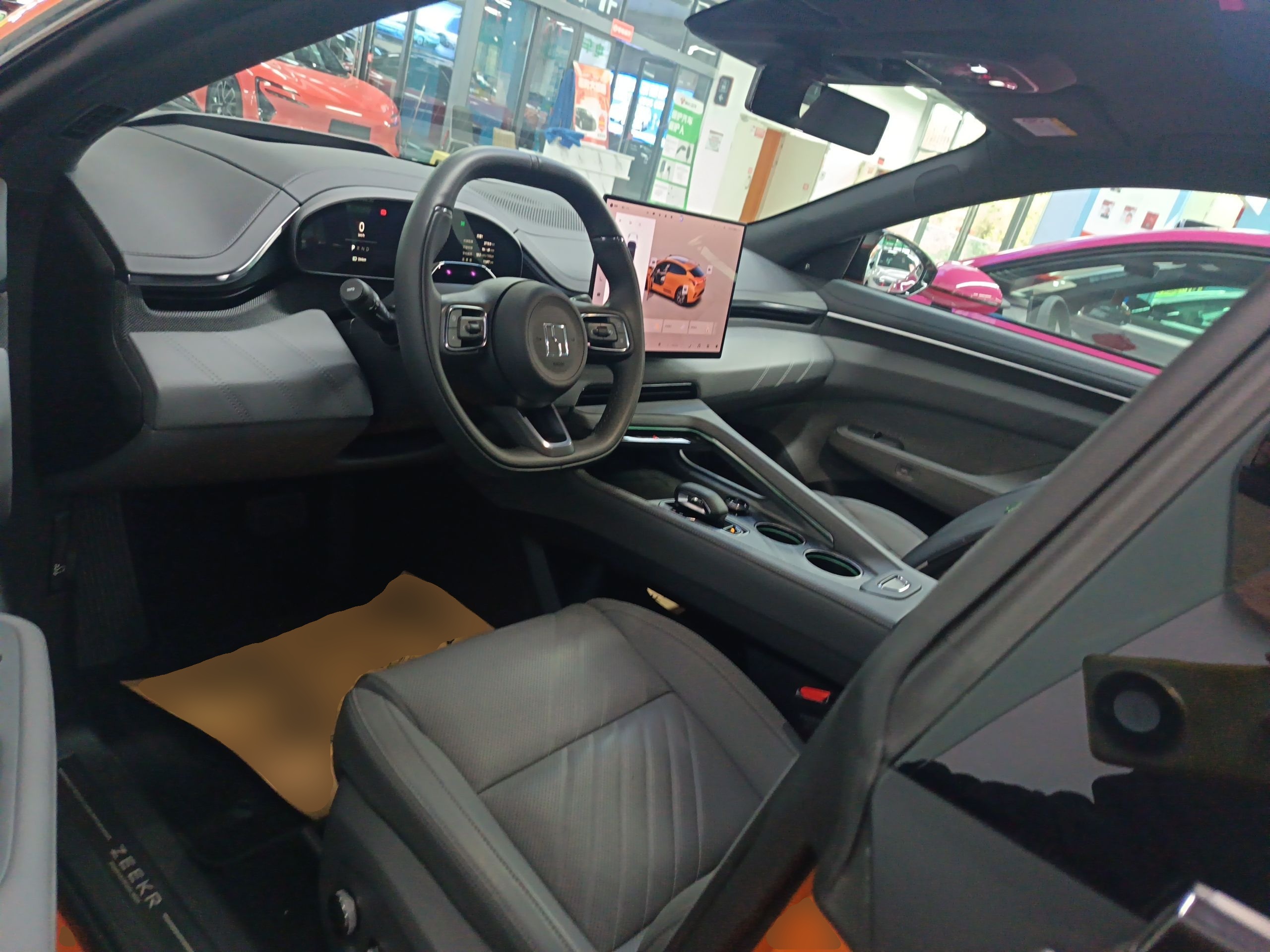 Переднее сиденье в автомобиле