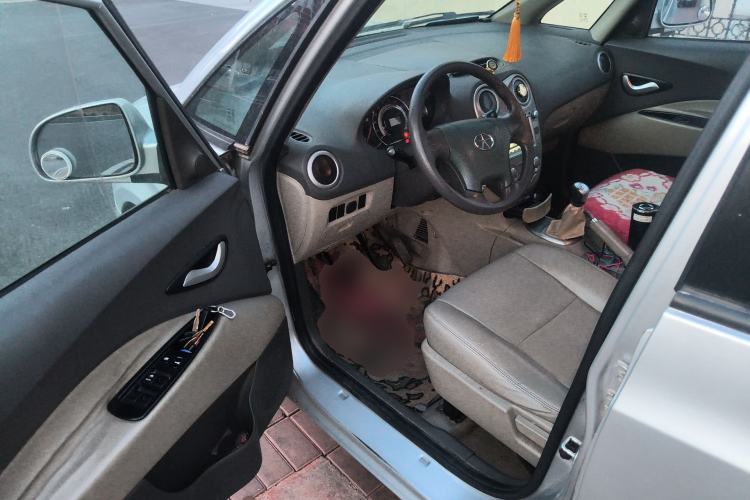 Used JAC Group Refine M2 2012 1.8L MT Business & Comfort Version 7 Seats
