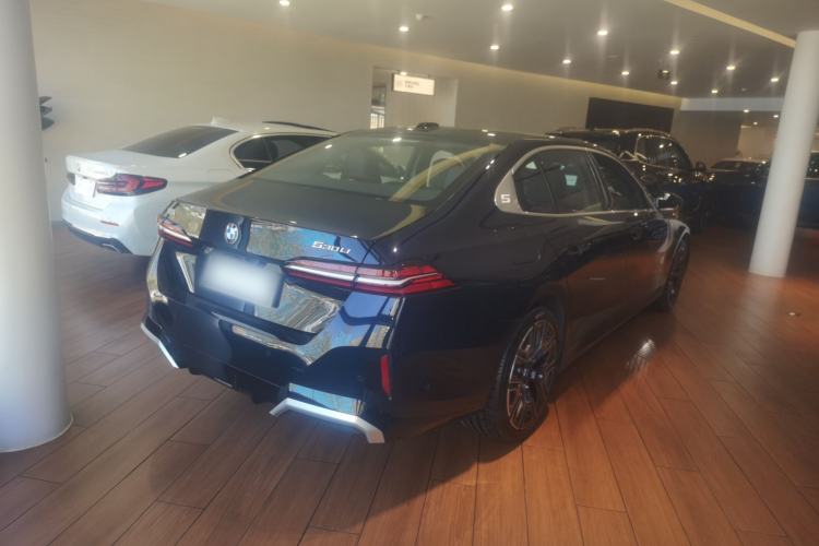 Used BMW 5 Series 2025 530Li Luxury Edition M Sport Package
