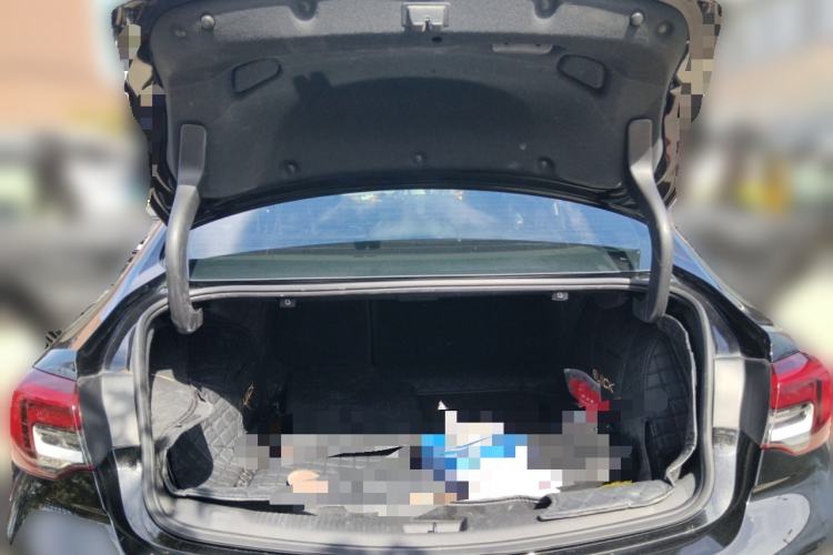 Used Buick Regal 2024 25T Deluxe Edition Trunk