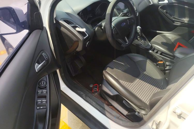 Used Ford Focus 2017 Sedan 1.6L Automatic Fashion Edition Smart Drive Version Driver Seat