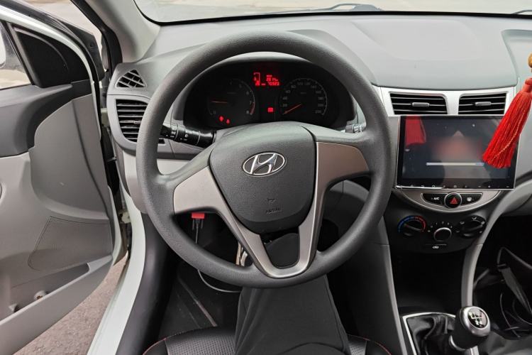 Used Hyundai Verna (older generation) 2016 1.4L Manual Smart GLS Trim
