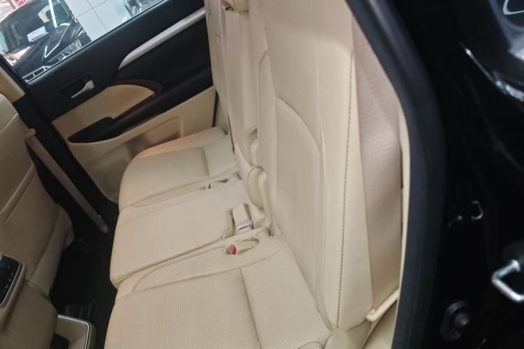 Used Toyota Highlander 2015 2.0T Two-Wheel Drive Luxury Edition 7 Seats Left Rear Seat