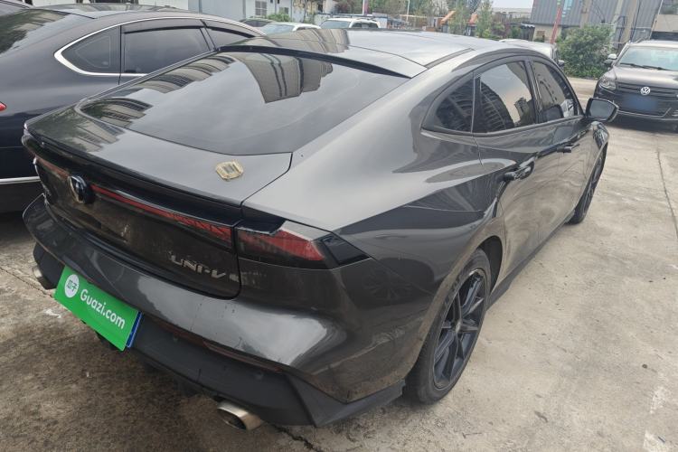 Used CHANGAN UNI-V 2022 1.5T Prestige Version