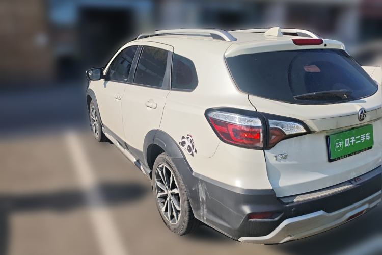 Used Venucia T70 2018 2.0L CVT Smart Enjoyment Sport Edition Rear Left 45 Deg