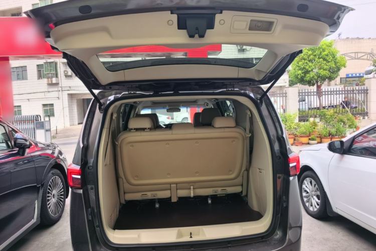 Used Buick GL8 2023 Facelifted Land Cruiser Executive Luxury Version