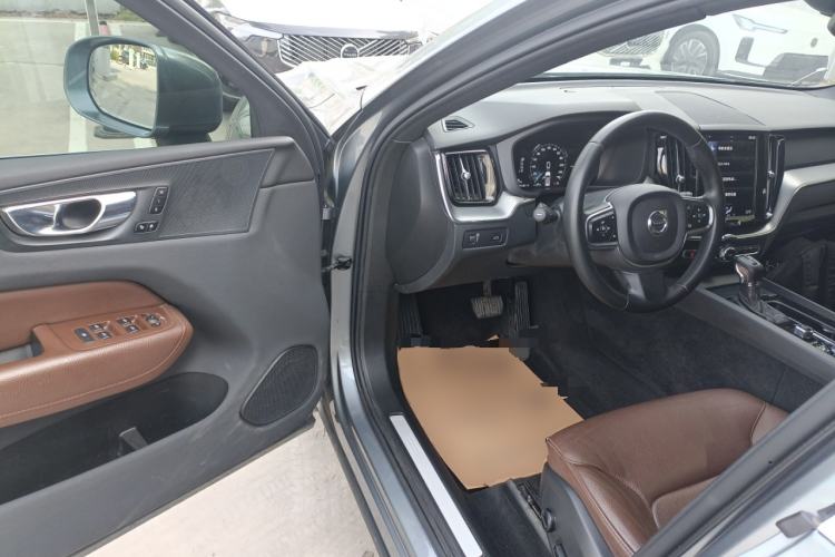 Used Volvo XC60 2021 T5 4x4 Smart Luxury Edition Driver Seat