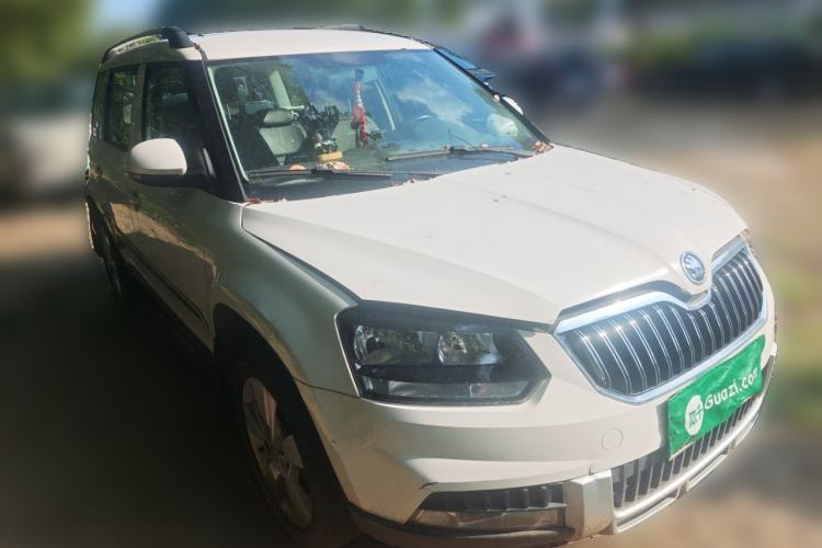 Used Skoda Yeti 2014 1.4 TSI DSG Polar Edition Front Right 45 Deg