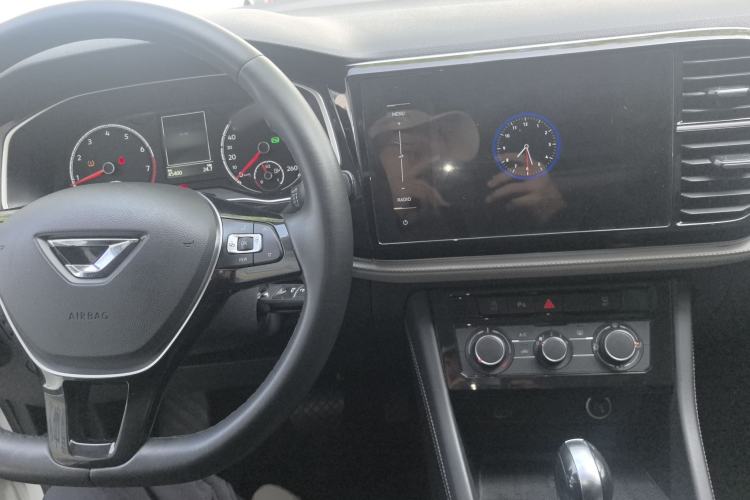 Used Jetta VS7 2022 280TSI Automatic Trend Edition Center Console