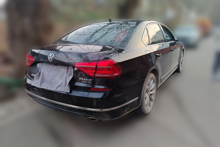 Used Volkswagen Passat 2017 330TSI DSG Luxury Edition
