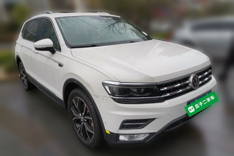 Used Volkswagen Tiguan L 2017 380TSI Automatic All-Wheel-Drive Flagship Edition Front Right 45 Deg