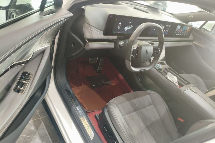 Used VOYAH PASSION 2024 PHEV Four-Wheel Drive Ultra-Long Range Flagship Model Driver Seat