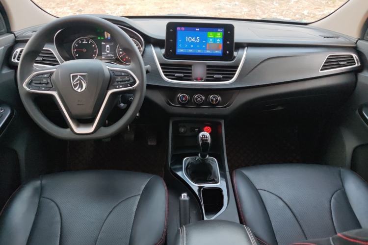 Used Baojun 730 2019 1.5T Manual Fashion Model 7-seater China VI
