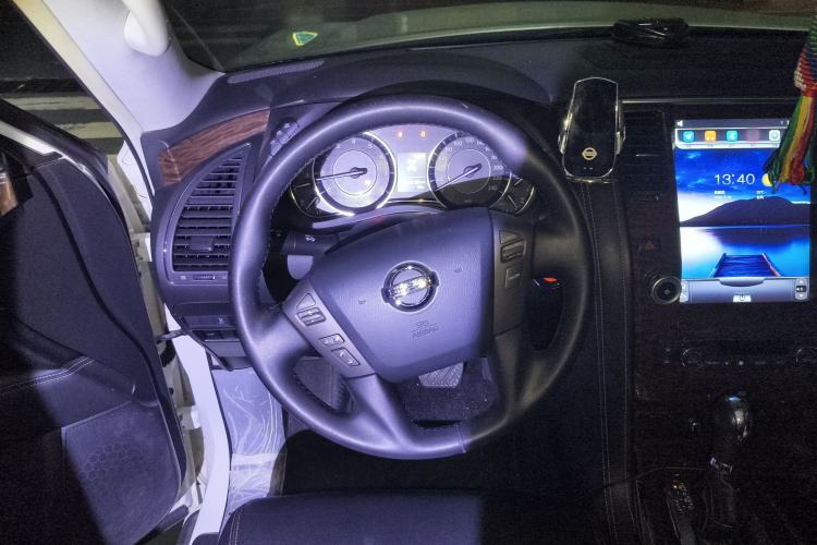 Used Nissan Patrol 2018 4.0L LinkedIn Edition Steering Wheel