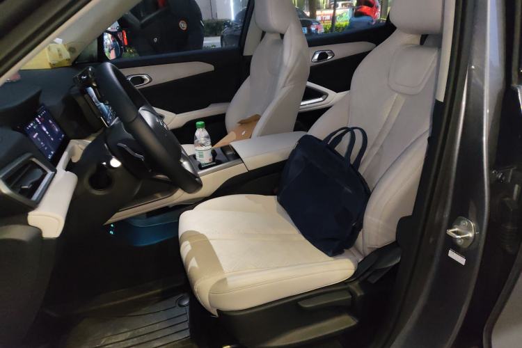 Used BYD Yuan UP 2025 Intelligent Driving Version 401 KM Dynamic Edition Left Front Seat