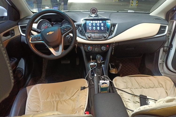 Used Chevrolet Monza 2020 320 Automatic Enjoyment Edition Center Console