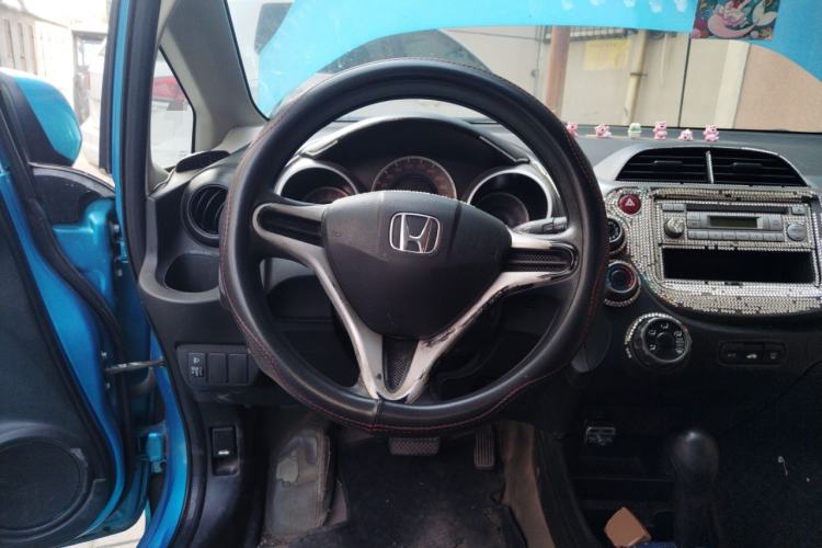 Used Honda Fit 2011 1.3L automatic comfort version
