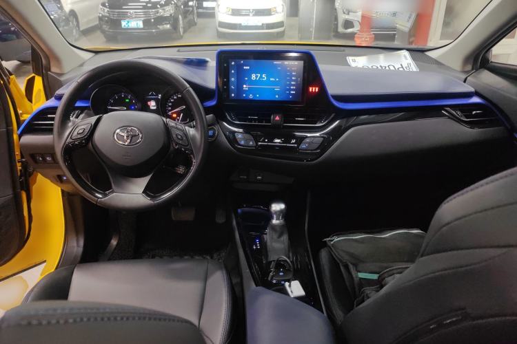 Used Toyota C-HR 2021 2.0L Luxury Edition Center Console