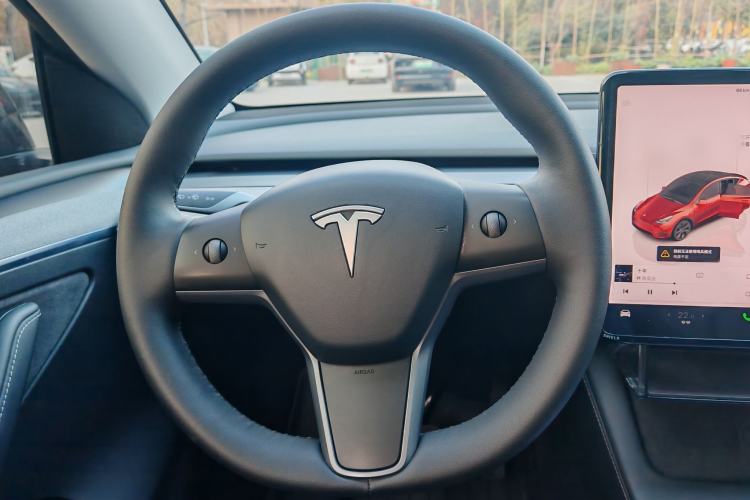 Used Tesla Model Y 2024 Long-Range All-Wheel-Drive Version