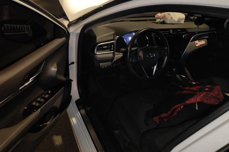 Used Toyota Camry 2019 2.0S FENGSHANG Version China VI Standard
