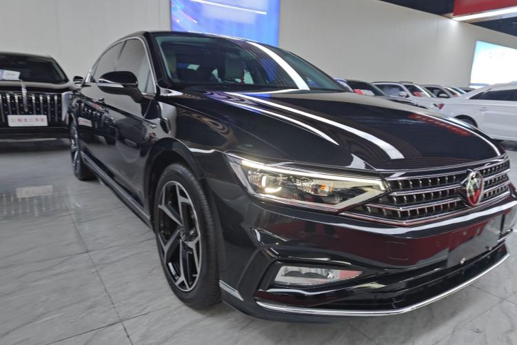 Used Volkswagen Magotan 2024 2 Million Units Zhongxiang Version 330TSI DSG Luxury Edition