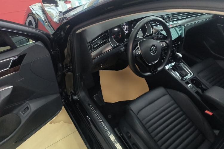 Used Volkswagen Magotan 2019 330TSI DSG Leading Model China VI Standard Driver Seat