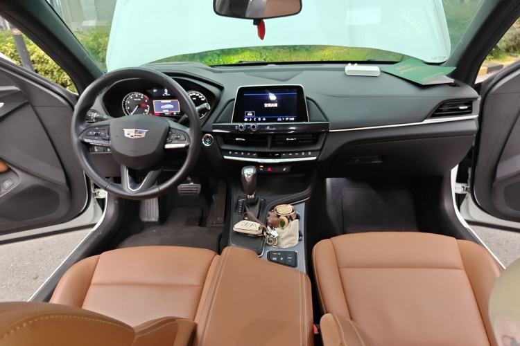 Used Cadillac CT4 2022 28T Luxury Edition Center Console