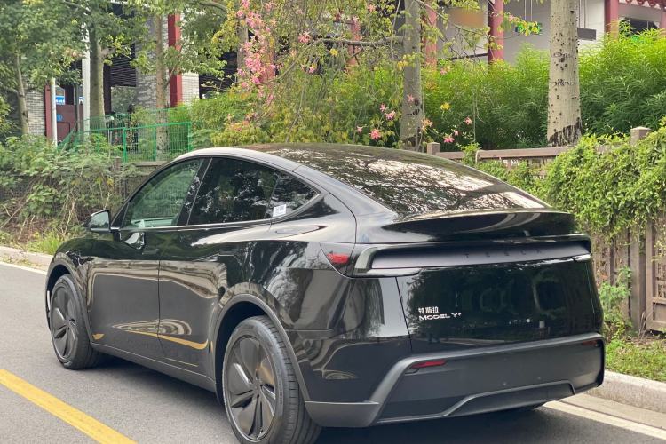 Used Tesla Model Y 2026 Facelifted Long-Range Rear-Drive Model
