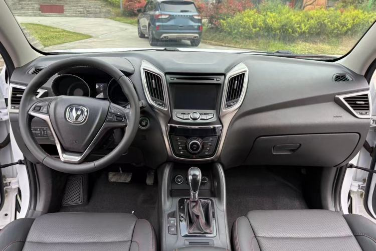 Used CHANGAN CS75 2016 1.8T Automatic Elite Model China V Standard Interior 3