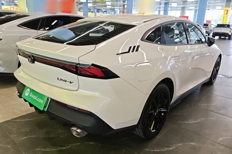 Used Changan UNI-V iDD 2023 ZhiDian iDD 1.5T 113km Smart & Fun Version
