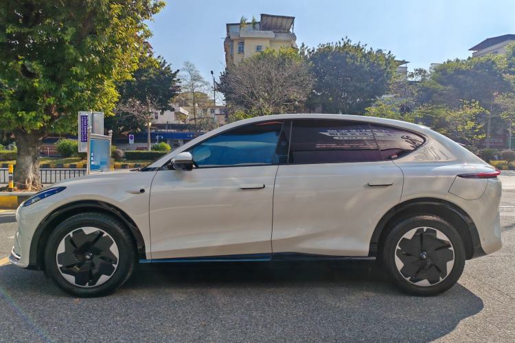 Used IM LS7 2023 90 kWh Elite Rear-Drive Version