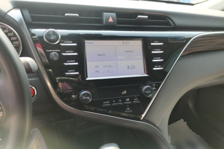 Used Toyota Camry 2018 2.0G Luxury Edition
