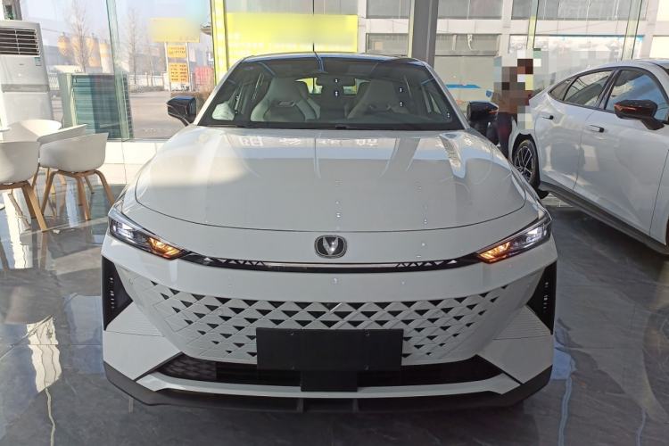 Used Changan UNI-V iDD 2024 Blue Whale Smart Electric iDD 136km Luxury Model