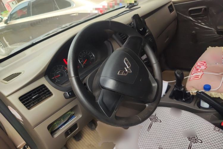 Used Wuling Rongguang V 2016 1.2L Practical Version
