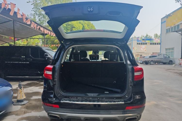 Used Haval H8 2017 2.0T Gasoline Two-Wheel Drive Smart Edition
