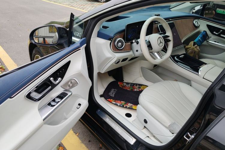 Used Mercedes-Benz EQE 2022 350 Luxury Edition Driver Seat