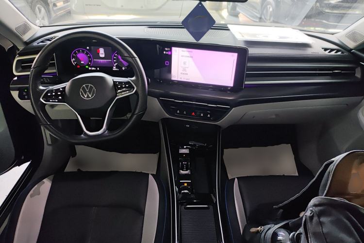 Used Volkswagen Lamando 2022 Lavida L 280TSI DSG Cool & Spicy Edition Center Console