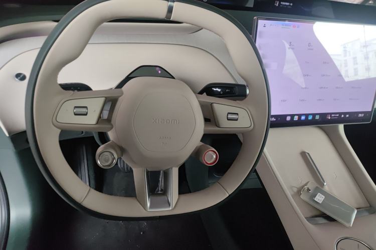 Used Xiaomi Auto YU7 2025 Ultra-Long Range Rear-Wheel Drive Version Steering Wheel