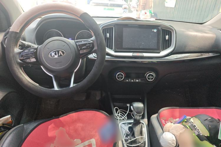 Used Kia kx1 Stonic 2019 1.4L Automatic Fun Edition China VI Center Console
