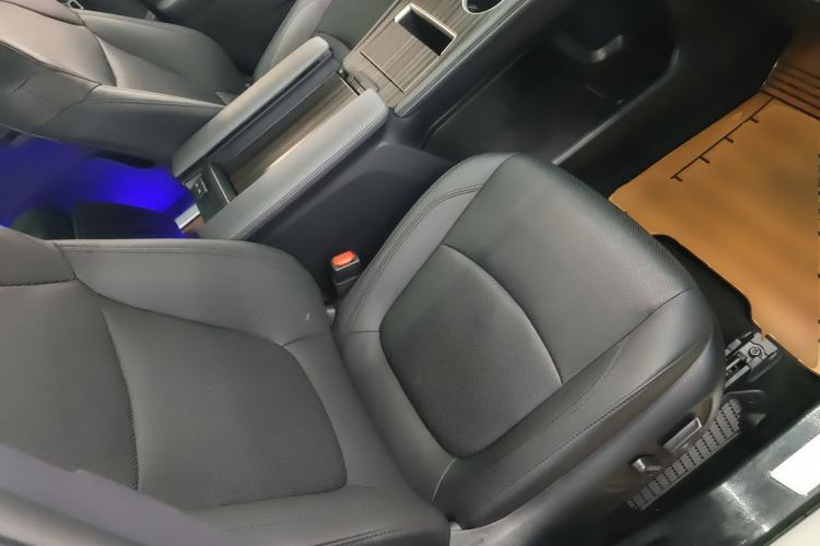 Used Toyota Granvia 2023 2.5L Hybrid Prestige VIP Edition
