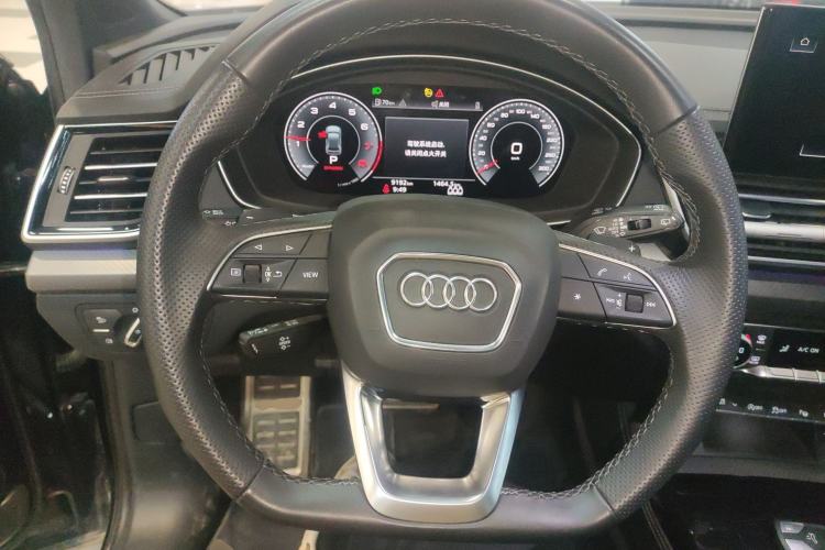Used Audi Q5L 2025 quattro 45th Anniversary Edition 45 TFSI Luxury Dynamic Model Steering Wheel
