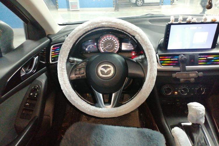 Used Mazda 3 Axela 2016 Sedan 1.5L Automatic Comfort Model