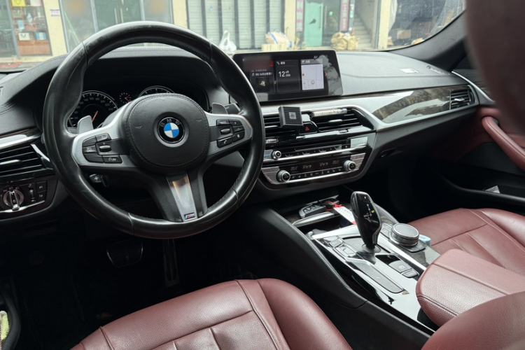 Used BMW 5 Series 2018 Facelifted 530Li xDrive M Sport Package Interior 3