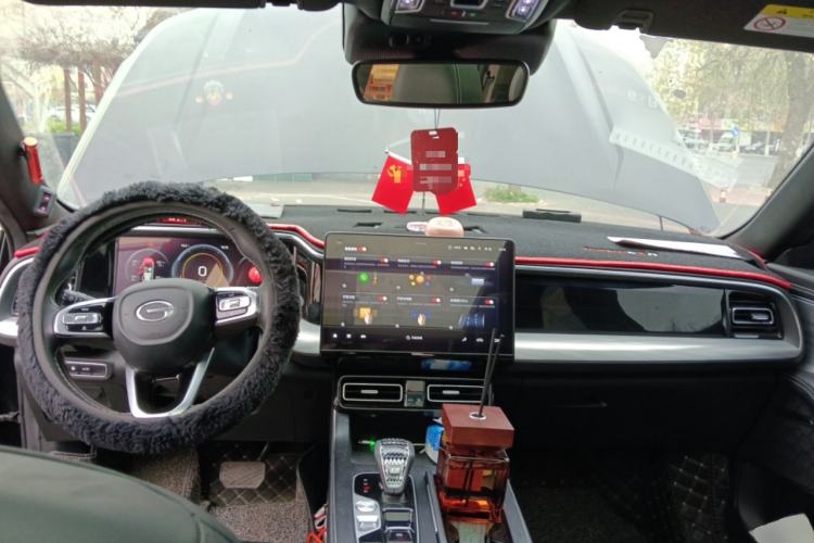 Used GAC Trumpchi GS8 2022 Linghang Series 2.0 TGDI Two-Wheel-Drive Luxury Smart Connectivity Version (7 Seats) Center Console